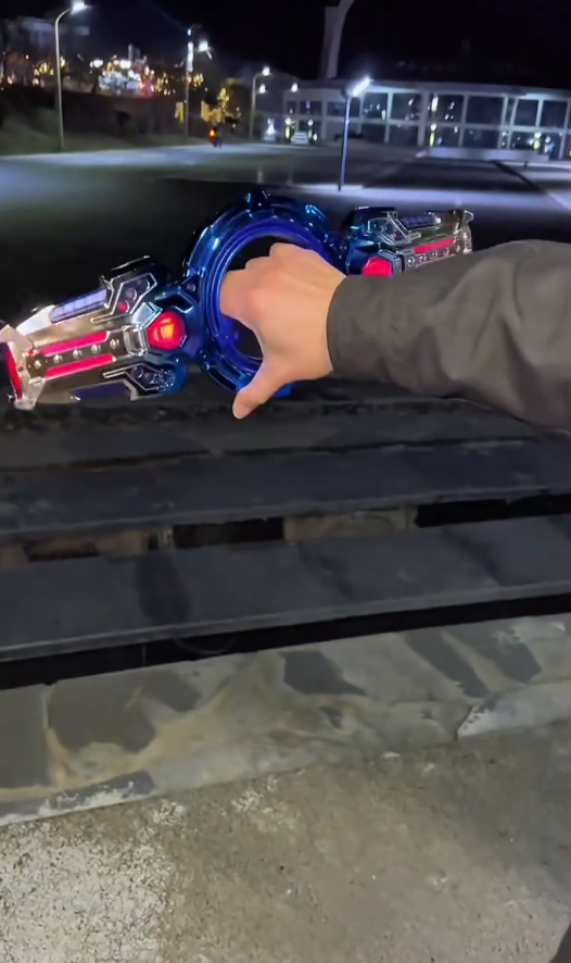 Retractable Light‑Up Spinning Saber Toy with Sound Effects for Kids